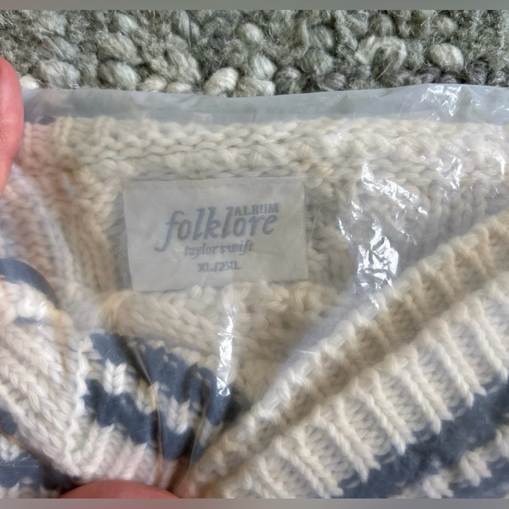 AUTHENTIC Taylor Swift Folklore cardigan XL/2XL